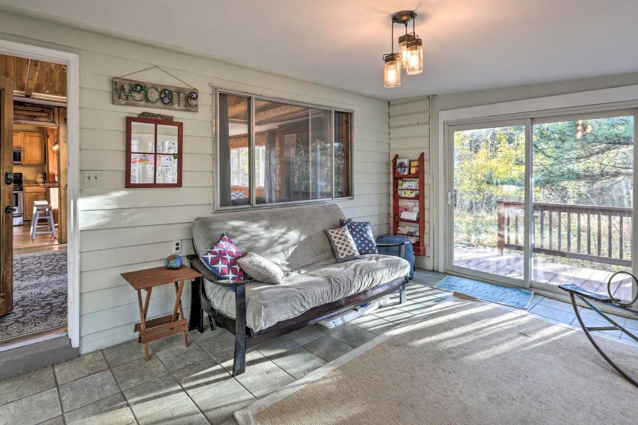 Stunning Golden Home With Deck About 35 Mi To Denver! Buitenkant foto