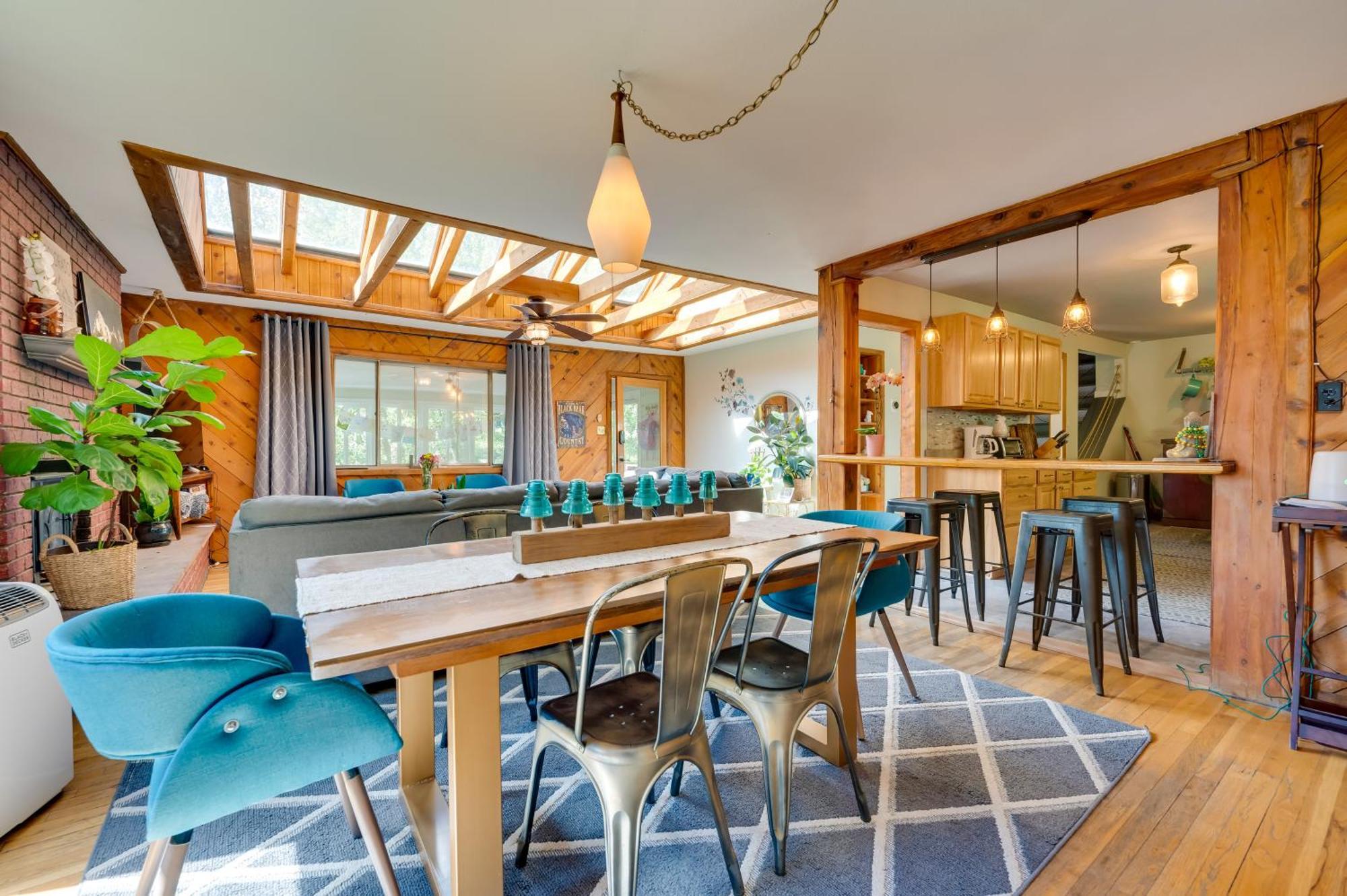 Stunning Golden Home With Deck About 35 Mi To Denver! Buitenkant foto