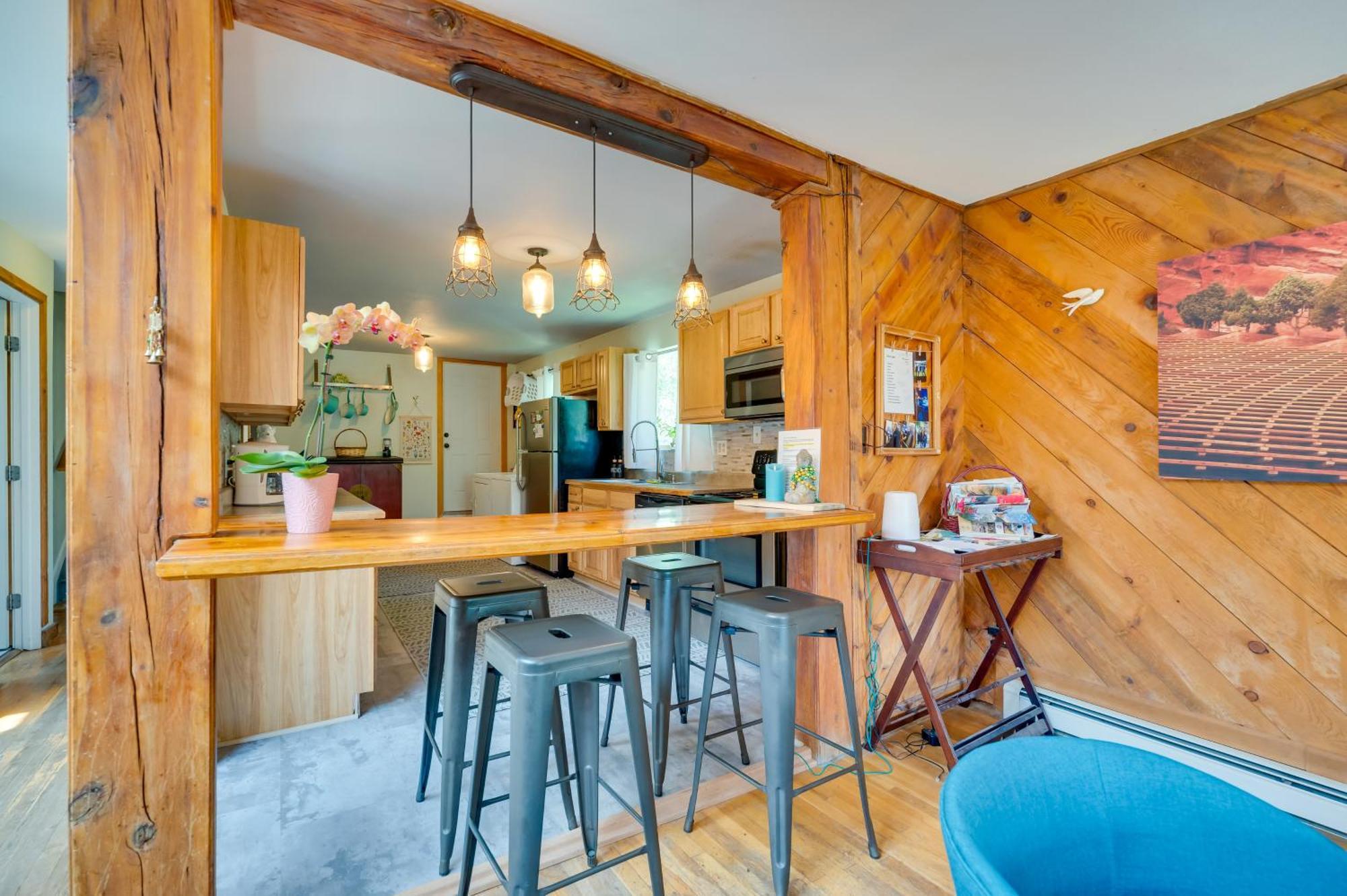 Stunning Golden Home With Deck About 35 Mi To Denver! Buitenkant foto